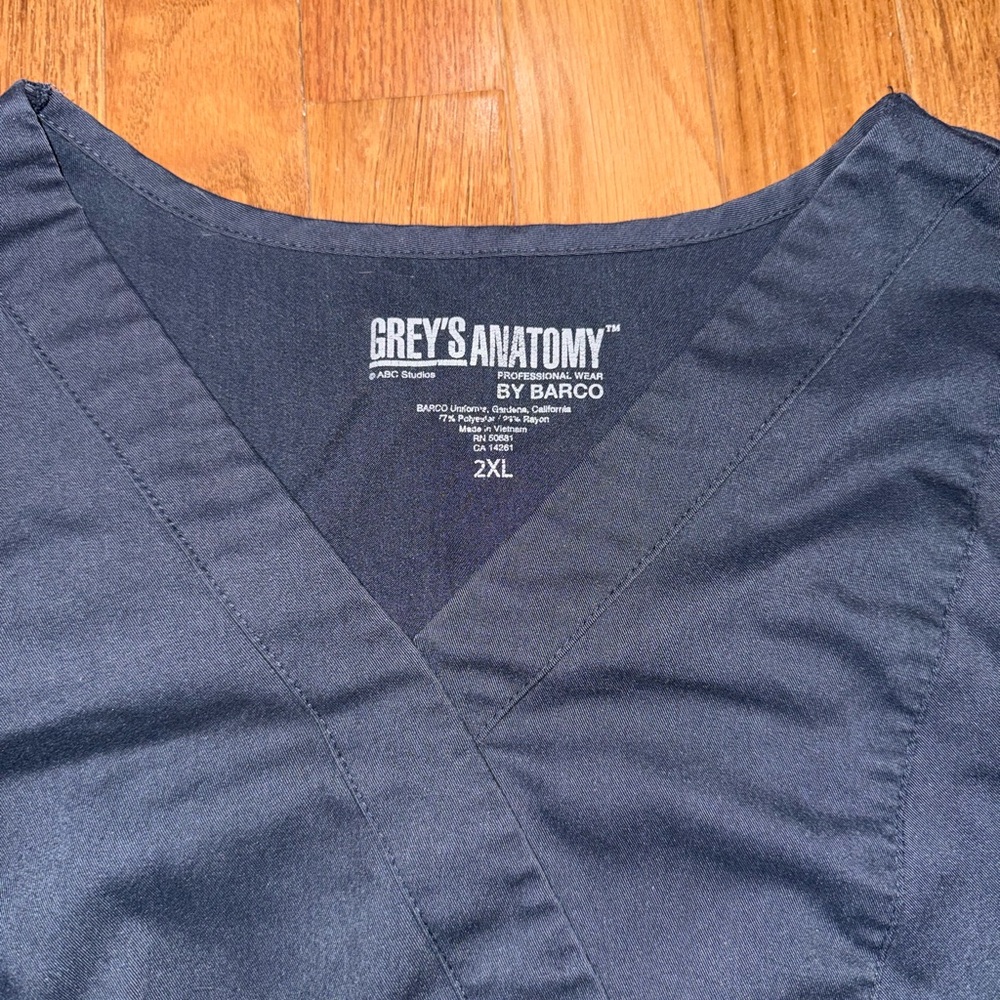 BARCO Grey’s Anatomy Mock Wrap Scrub Top XXL